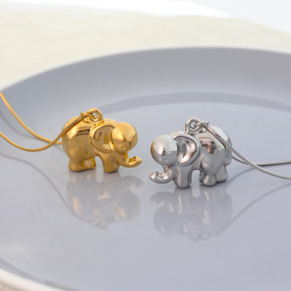 Collar con colgante de acero inoxidable con elefante informal