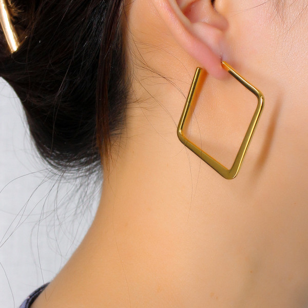 1 par de pendientes de acero inoxidable chapados cuadrados de estilo simple exagerado
