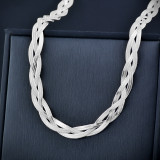 Estilo simple Color sólido Collar con revestimiento de acero de titanio 1 pieza