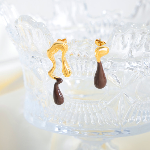 1 par de pendientes de tuerca chapados en oro de 18 quilates de acero de titanio con revestimiento asimétrico de bloque de Color Pastoral Retro