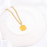 Collar con colgante de acero y titanio Commute Moon a granel