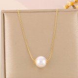 Collar con colgante chapado en oro de 18 quilates con revestimiento de acero inoxidable Lady Pearl