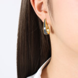 1 par de aretes chapados en oro de 18 quilates de acero de titanio con revestimiento esmaltado en forma de U de estilo clásico