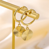 1 par de pendientes chapados en oro de 18 quilates con incrustaciones de perlas de acero inoxidable con forma de corazón geométrico de estilo romano Retro