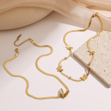 Collar chapado en oro de 18 quilates con revestimiento de acero de titanio y mariposa elegante
