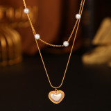 Collar de perlas artificiales con incrustaciones de acero inoxidable en forma de corazón de moda