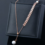 Collar con colgante de perlas artificiales con incrustaciones de acero titanio y hoja de estilo simple, 1 pieza