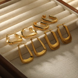 1 par de aretes de aro chapados en oro de 18 quilates de acero inoxidable pulido en forma de U de estilo simple