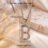 Collar con colgante de acero inoxidable con letras informales