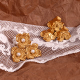 1 par de pendientes chapados en oro de 18 quilates con perlas de acero inoxidable con incrustaciones de chapado floral estilo simple estilo vintage estilo clásico