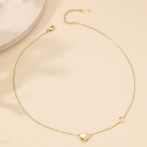 Collar chapado en oro de 18 quilates con forma de corazón y letra de estilo simple con llave de acero de titanio pulido