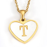 Collar con colgante chapado en oro de 18 quilates con incrustaciones de acero inoxidable con forma de corazón y letra estilo IG
