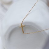Collar chapado en oro de acero titanio con cruz de estilo simple