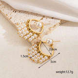 1 par de pendientes colgantes chapados en oro de 18 quilates con incrustaciones de acero inoxidable y perlas artificiales de estilo sencillo