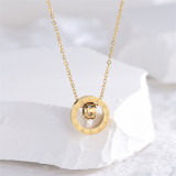 Collar chapado en oro de 18 quilates con incrustaciones de diamantes de imitación y acero de titanio con número redondo de estilo simple informal