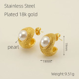 1 par de pendientes chapados en oro de 18 quilates con incrustaciones de pulido geométrico elegante y perlas de acero inoxidable