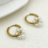 1 par de bonitos pendientes chapados en oro con perlas de imitación de acero inoxidable y flores dulces