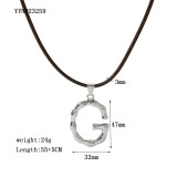Collar con colgante de acero inoxidable con letras retro, chapado en acero de titanio