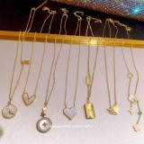 Venta al por mayor Collar de piedras preciosas artificiales chapado en oro de acero titanio de mariposa de estilo simple 14K