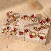 Pendientes chapados en oro de 18K con incrustaciones de circonita de acero inoxidable con forma de corazón geométrico en forma de C Estilo Vintage elegante 1 par