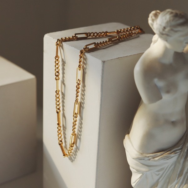 Collar De Oro De 18 Quilates Chapado En Acero De Titanio Con Empalme De Cadena Cuadrada Francesa De Moda