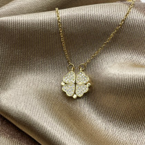 Collar con colgante de diamantes de imitación de acero titanio con forma de corazón de trébol de cuatro hojas a la moda