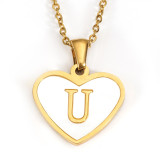 Collar con colgante chapado en oro de 18 quilates con incrustaciones de acero inoxidable con forma de corazón y letra estilo IG