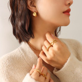 Pendientes en forma de C con bola de acero de titanio nuevos europeos y americanos Pendientes de acero inoxidable