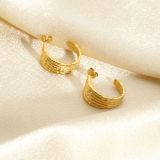 1 par Casual Estilo simple Estilo clásico Pendientes chapados en forma de C Acero inoxidable Chapado en oro de 14 quilates