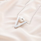 Collar plateado platino elegante de las perlas artificiales del embutido de la galjanoplastia del acero inoxidable de la forma