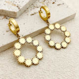 1 par de pendientes colgantes chapados en oro con diamantes de imitación de acero inoxidable con incrustaciones de sol estilo romano Retro
