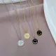 Collar con colgante de concha con incrustaciones de acero de titanio con cara sonriente informal