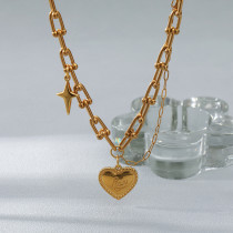 Collar con colgante chapado en oro de 18 quilates con cadena chapada en acero inoxidable con forma de corazón y estrella de amor de estilo sencillo y romántico
