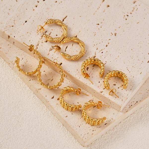 1 par de pendientes chapados en oro de acero inoxidable chapado en forma de C estilo Simple de vacaciones