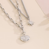 Collar chapado en oro de titanio con forma de corazón de estilo simple