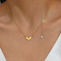Collar chapado en oro de 18K con revestimiento de diamantes de imitación de acero inoxidable con forma de corazón de estilo simple informal