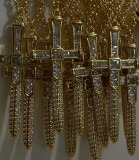Venta al por mayor Collar colgante chapado en oro de acero titanio con cruz de estilo moderno 18K