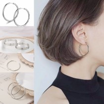 Nueva moda Pendientes de aro lisos de acero y titanio para mujer