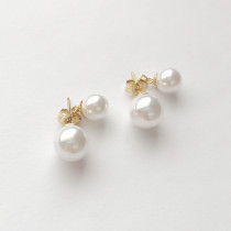 1 par de pendientes colgantes de perlas de acero de titanio con incrustaciones redondas de estilo Simple y elegante