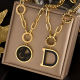 Collar retro con revestimiento de acero de titanio y letras redondas, 1 pieza