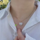 Collar con colgante chapado en oro de 18 quilates con incrustaciones de acero de titanio y piedras preciosas artificiales con forma de corazón dulce