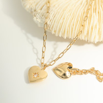 Collar con colgante chapado en oro con incrustaciones de acero inoxidable con forma de corazón de estilo simple retro