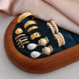 1 par de elegantes y lujosos pendientes chapados en oro de 18 quilates con incrustaciones geométricas de estilo barroco, perlas artificiales de acero inoxidable y diamantes de imitación