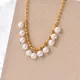 Elegante collar redondo con colgante chapado en oro de 14 quilates con perlas artificiales de acero inoxidable