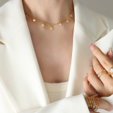 Collar chapado en oro de 18 quilates con revestimiento de acero de titanio redondo de estilo simple y moderno