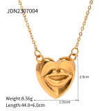 Collar chapado en oro de 18 quilates con revestimiento de acero inoxidable con labios estilo IG