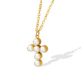 Collar con colgante de perlas artificiales con incrustaciones de acero de titanio cruzado de estilo simple