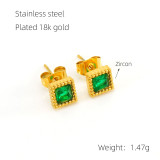 1 par de pendientes colgantes chapados en oro de 18 quilates con incrustaciones de circonita de acero inoxidable con forma de corazón retro
