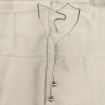 Collar largo con cadena de suéter Chapado en plata con incrustaciones de cuentas de acero inoxidable de Color sólido de viaje de estilo Simple