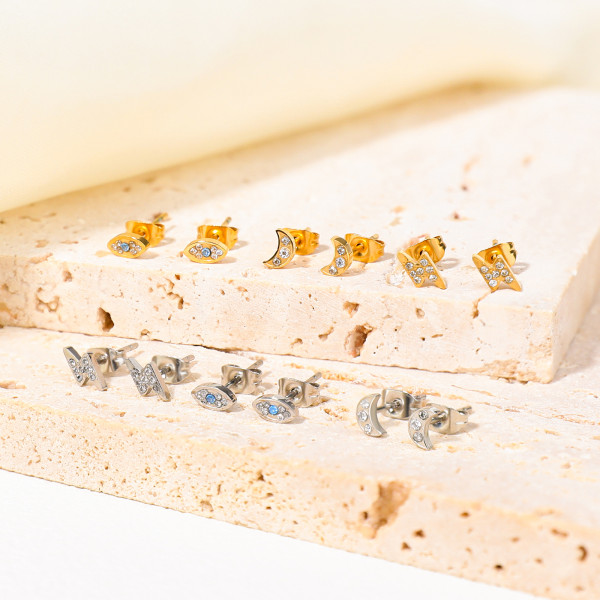 1 par de pendientes chapados en oro con circonita de acero inoxidable con incrustaciones de rayos y ojo de luna de estilo clásico y sencillo